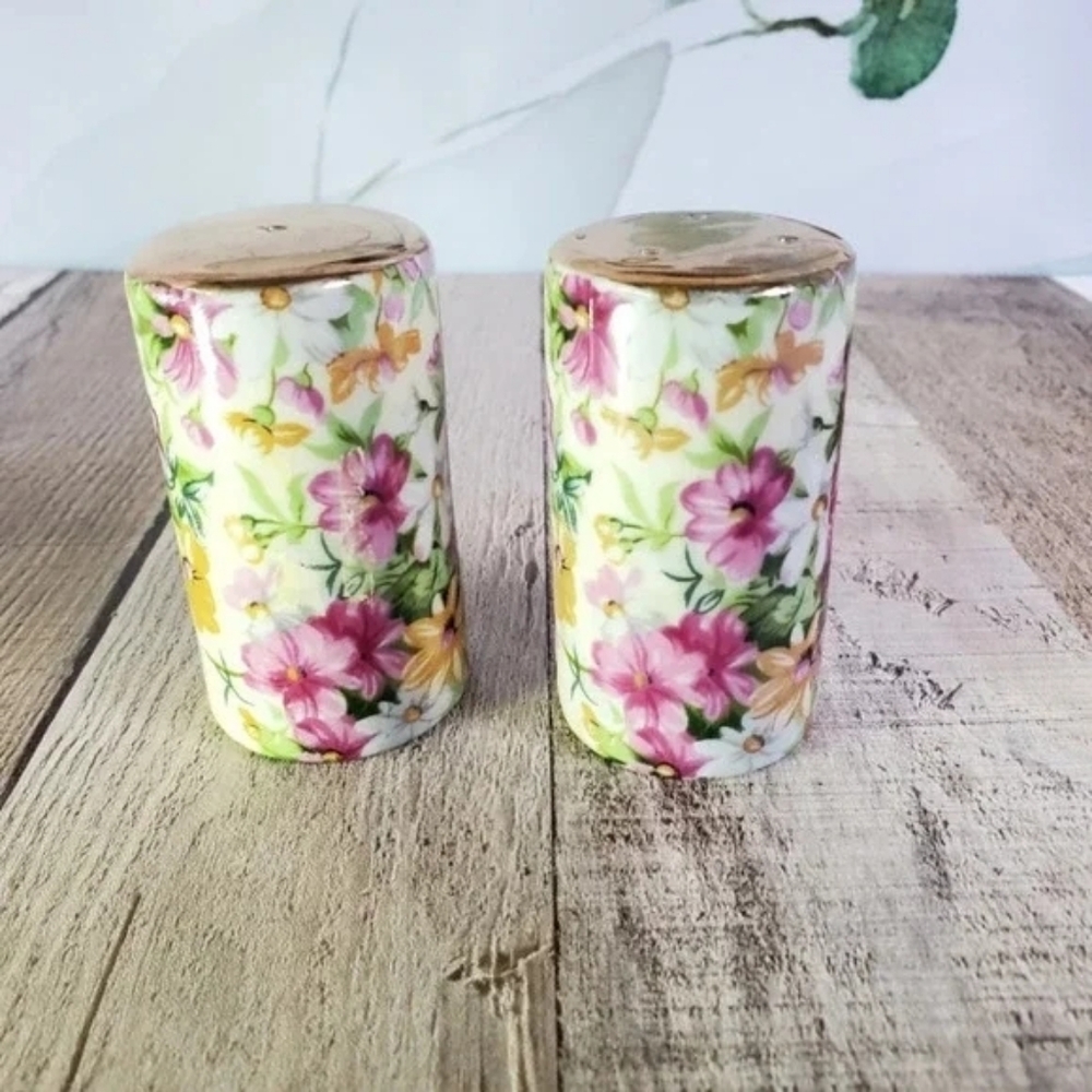 VINTAGE | Floral Bronze Topped Salt & Pepper Shakers